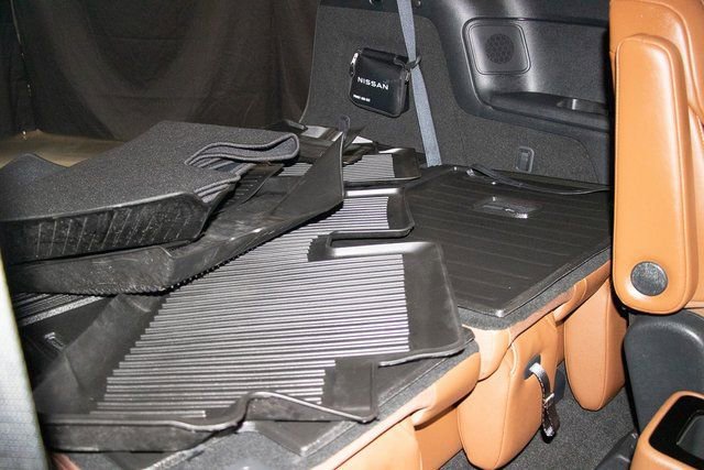 Used 2023 Nissan Pathfinder Platinum w/ Lighting Package (N93) image 19