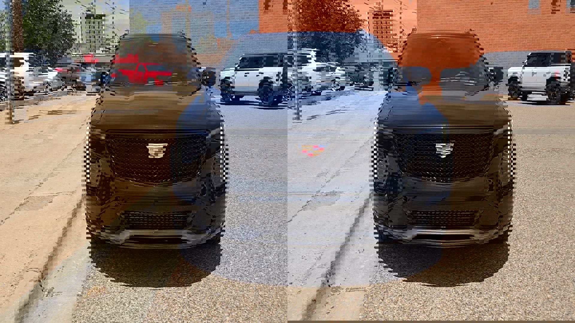 Used 2024 Cadillac XT4 Sport FWD image 3