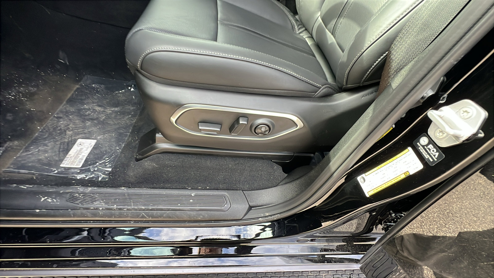 New 2026 Jeep Grand Wagoneer Limited image 17