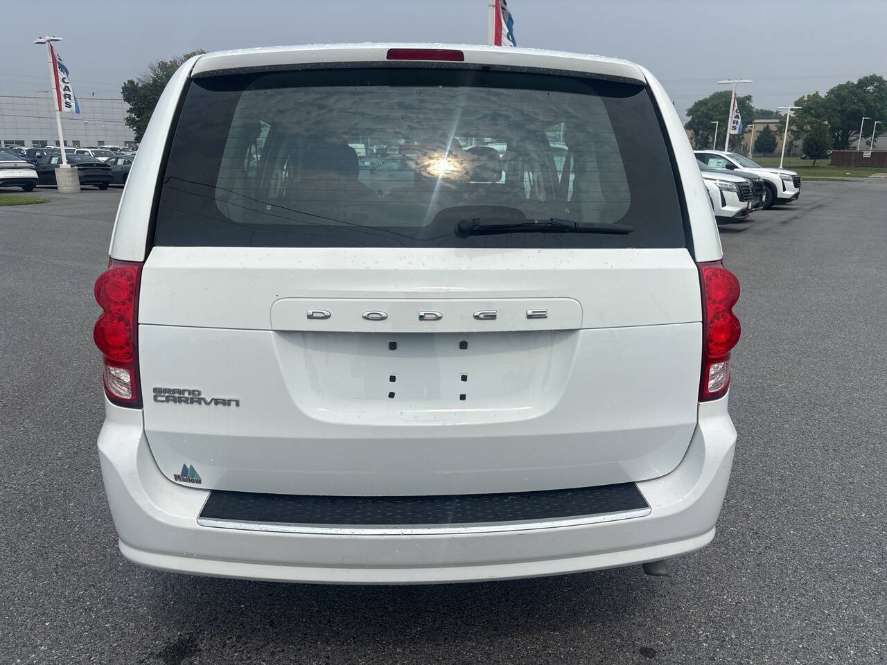 Used 2016 Dodge Grand Caravan American Value Package FWD image 6