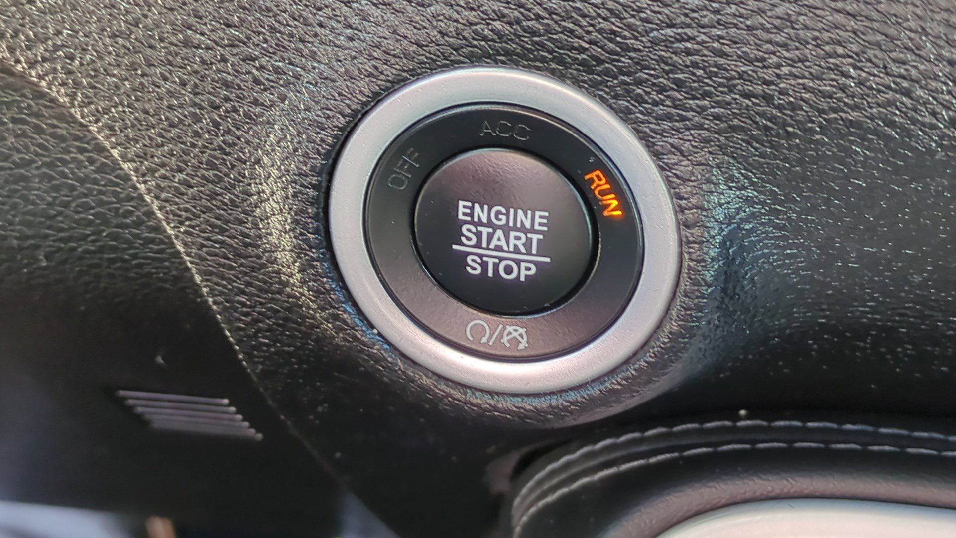 Used 2022 Dodge Challenger R/T image 25