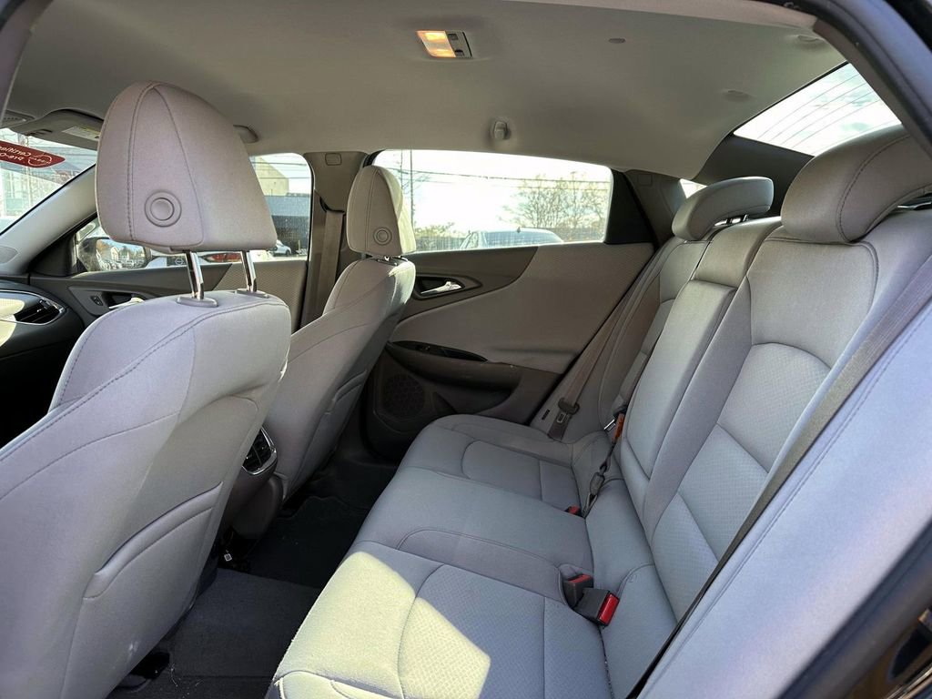 Used 2019 Chevrolet Malibu Hybrid image 10