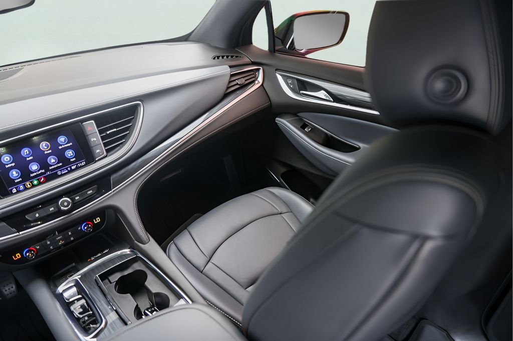 Used 2023 Buick Enclave Essence w/ Sport Touring Edition FWD image 30