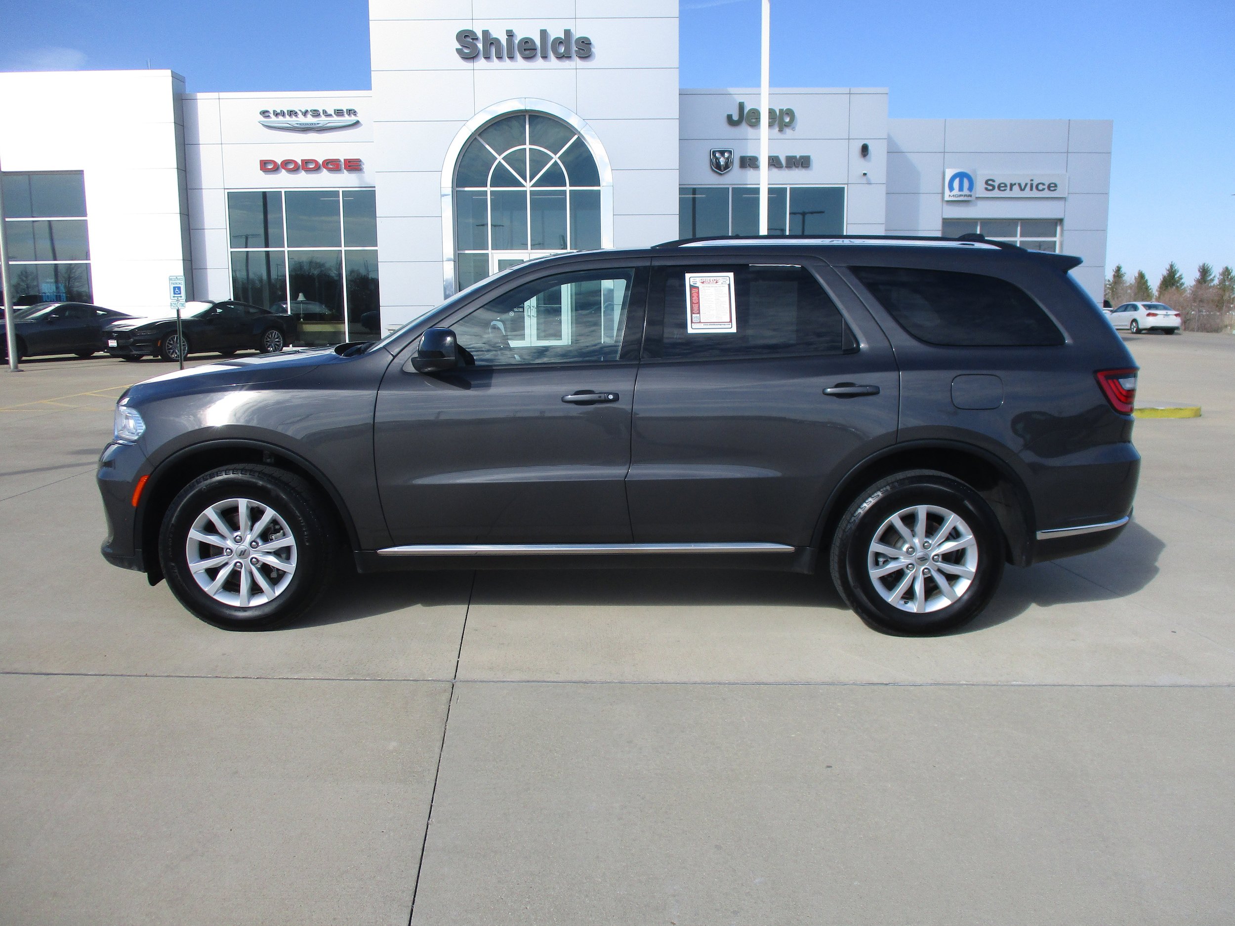 Used 2024 Dodge Durango SXT AWD/4WD image 3