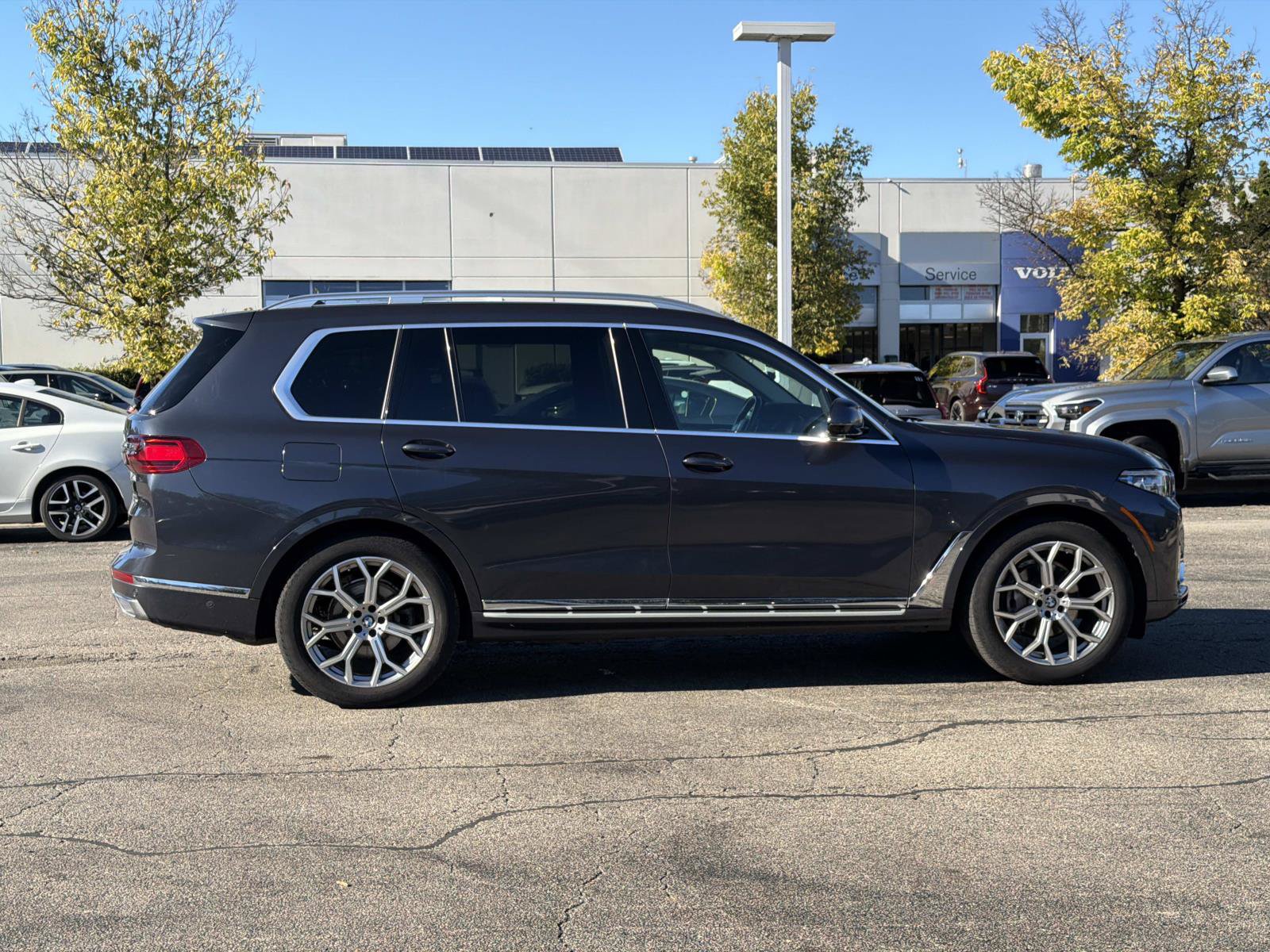 Used 2021 BMW X7 xDrive40i w/ Executive Package AWD/4WD image 4