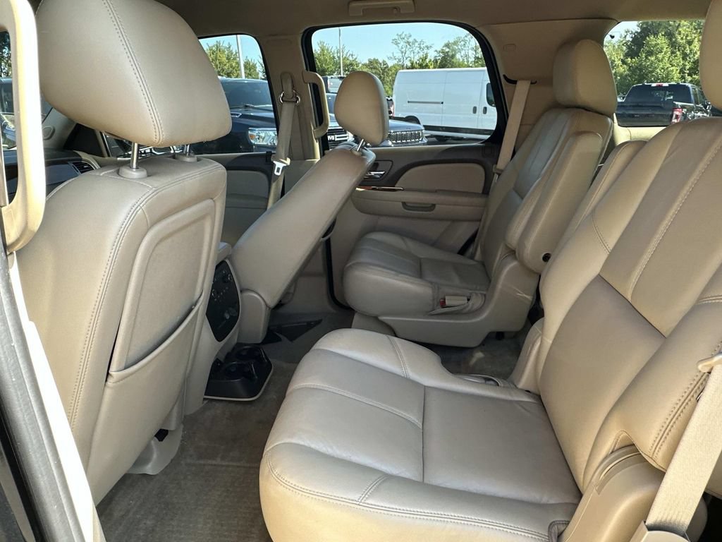 Used 2011 Chevrolet Tahoe LT w/ Luxury Package AWD/4WD image 14