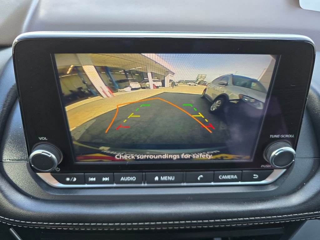 Used 2023 Nissan Rogue S image 5