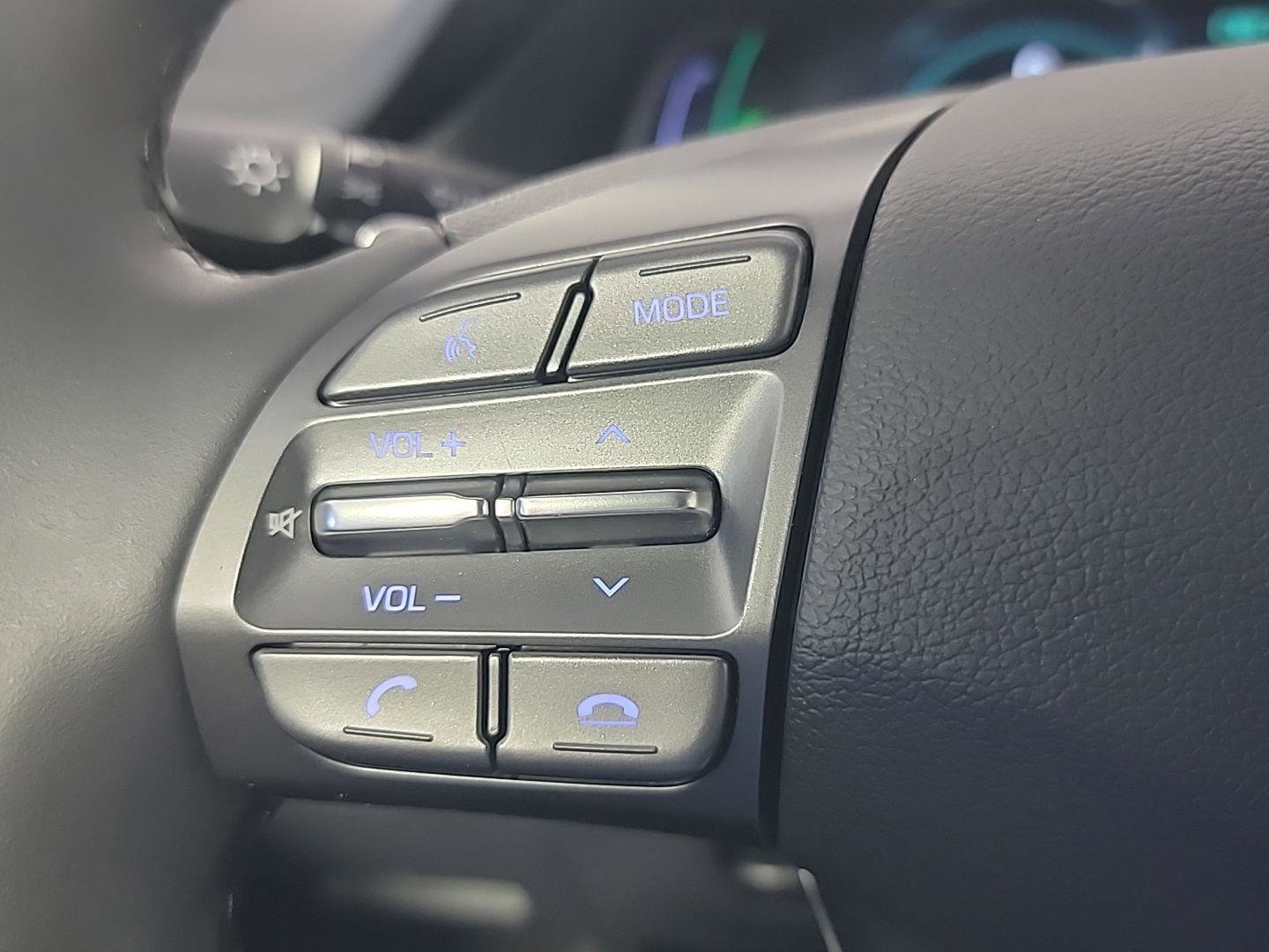 Used 2020 Hyundai Ioniq Limited image 24