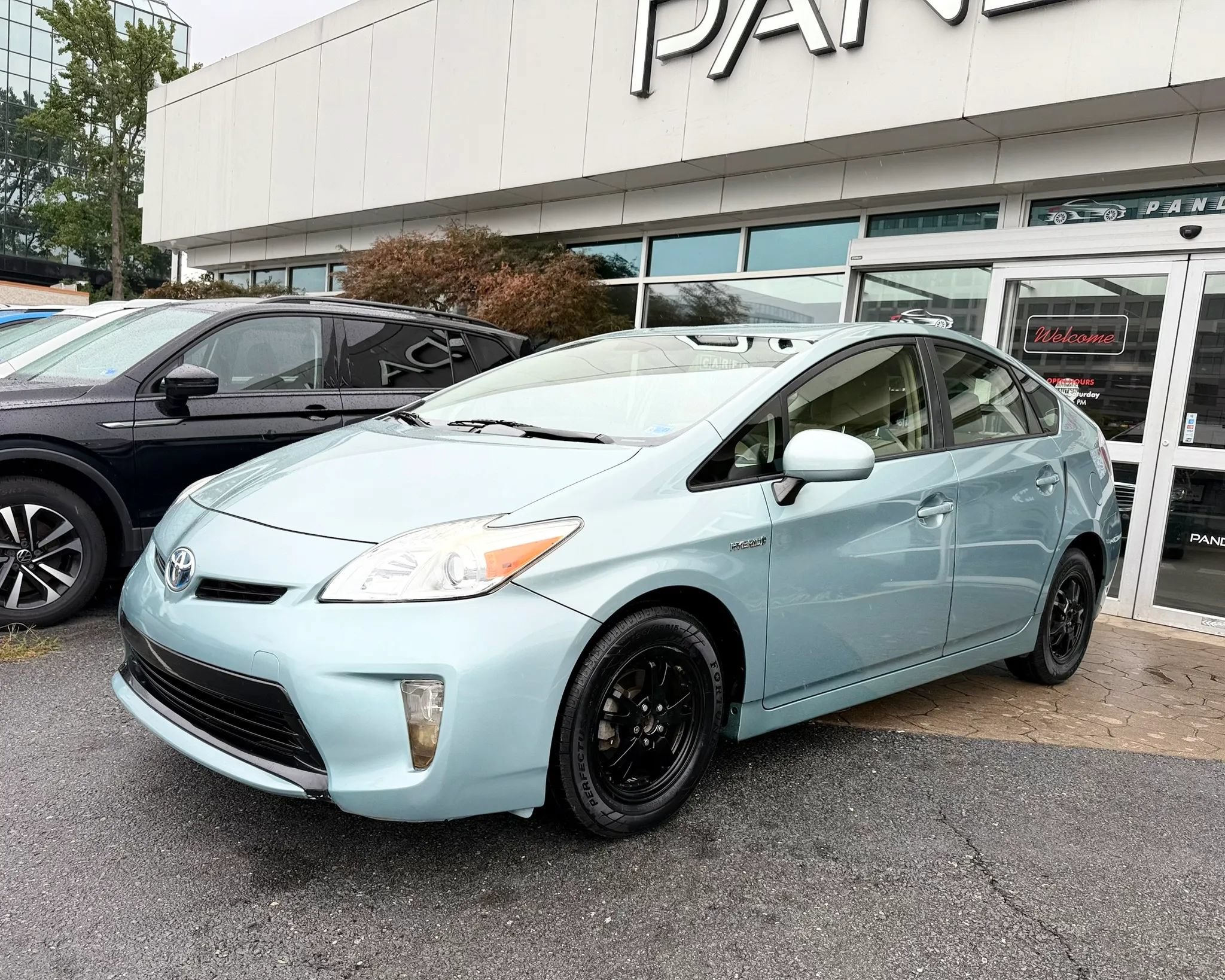 Used 2015 Toyota Prius Two FWD image 3