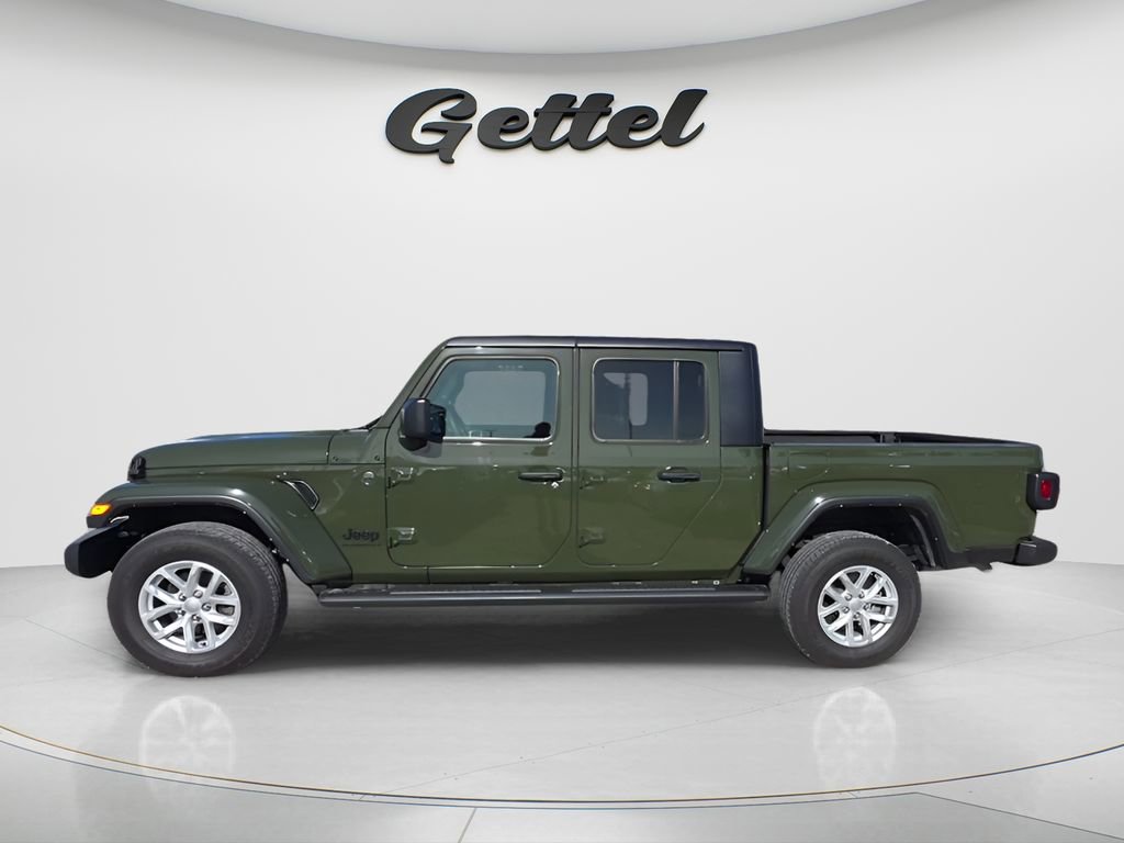 Used 2023 Jeep Gladiator Sport AWD/4WD image 15