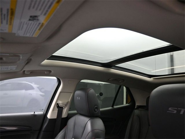 Used 2023 Buick Envision Essence w/ Sport Touring Package image 23