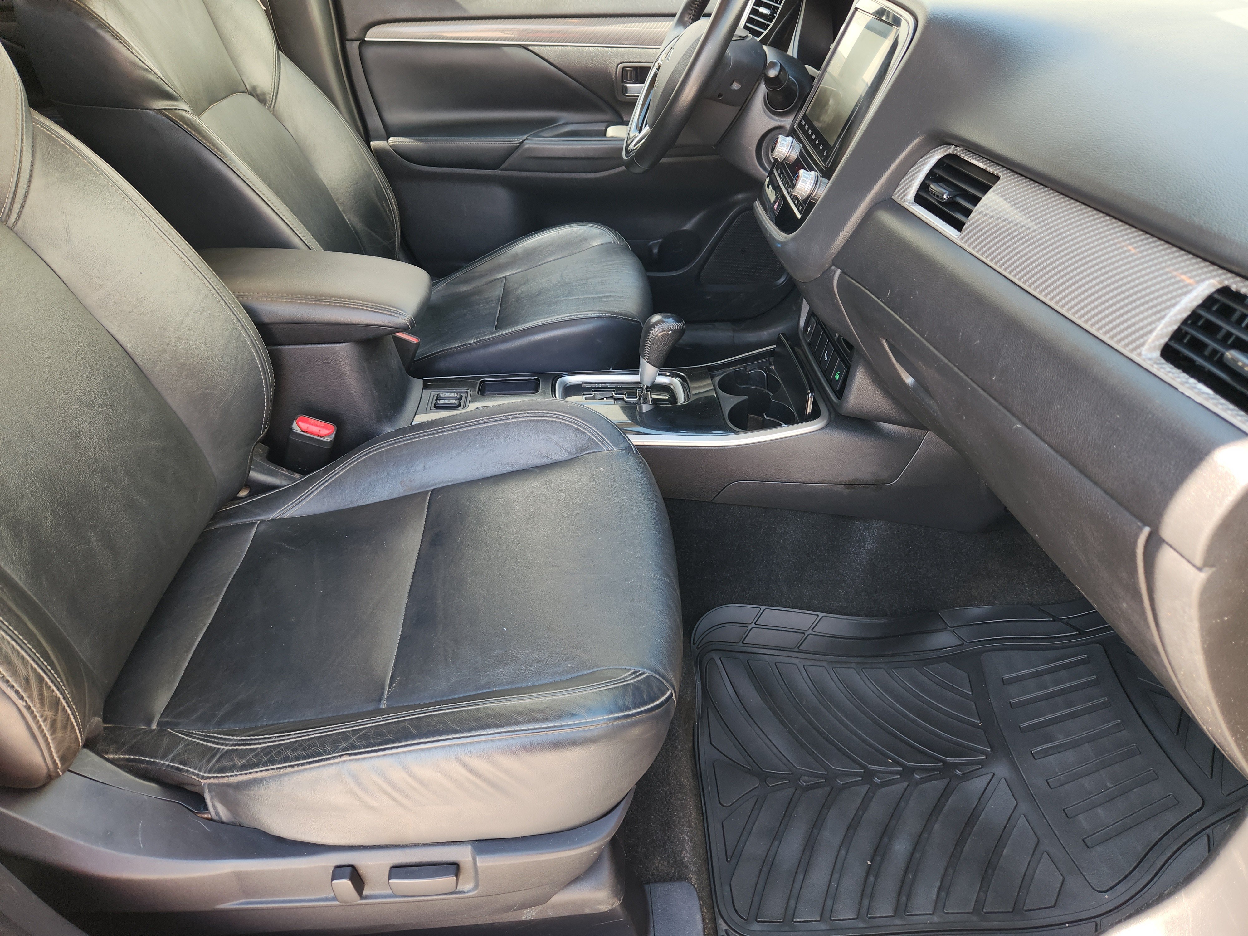 Used 2020 Mitsubishi Outlander SE FWD image 16