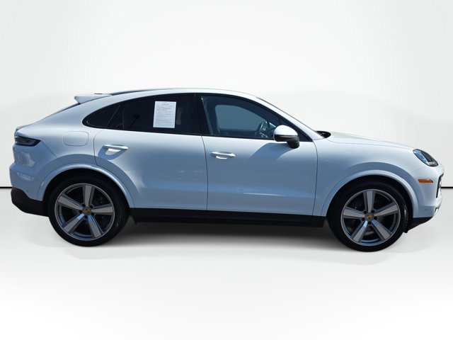 Used 2024 Porsche Cayenne Coupe AWD/4WD image 4