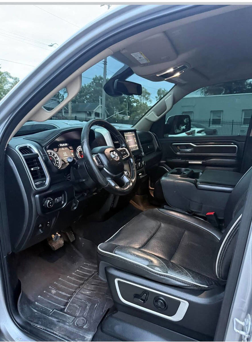 Used 2019 RAM 1500 Laramie image 15