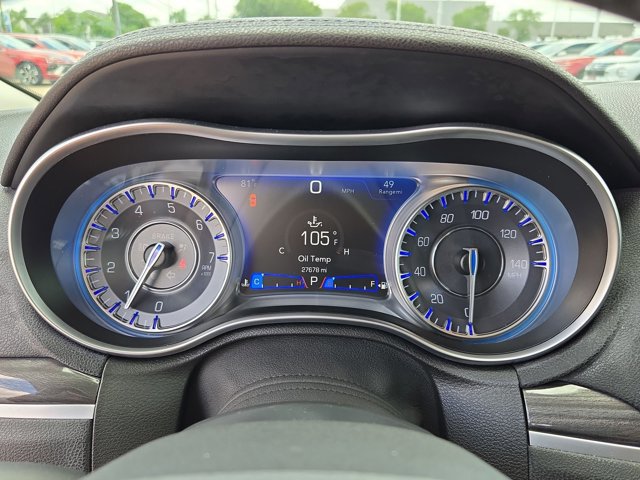 Used 2022 Chrysler 300 Touring L RWD image 11