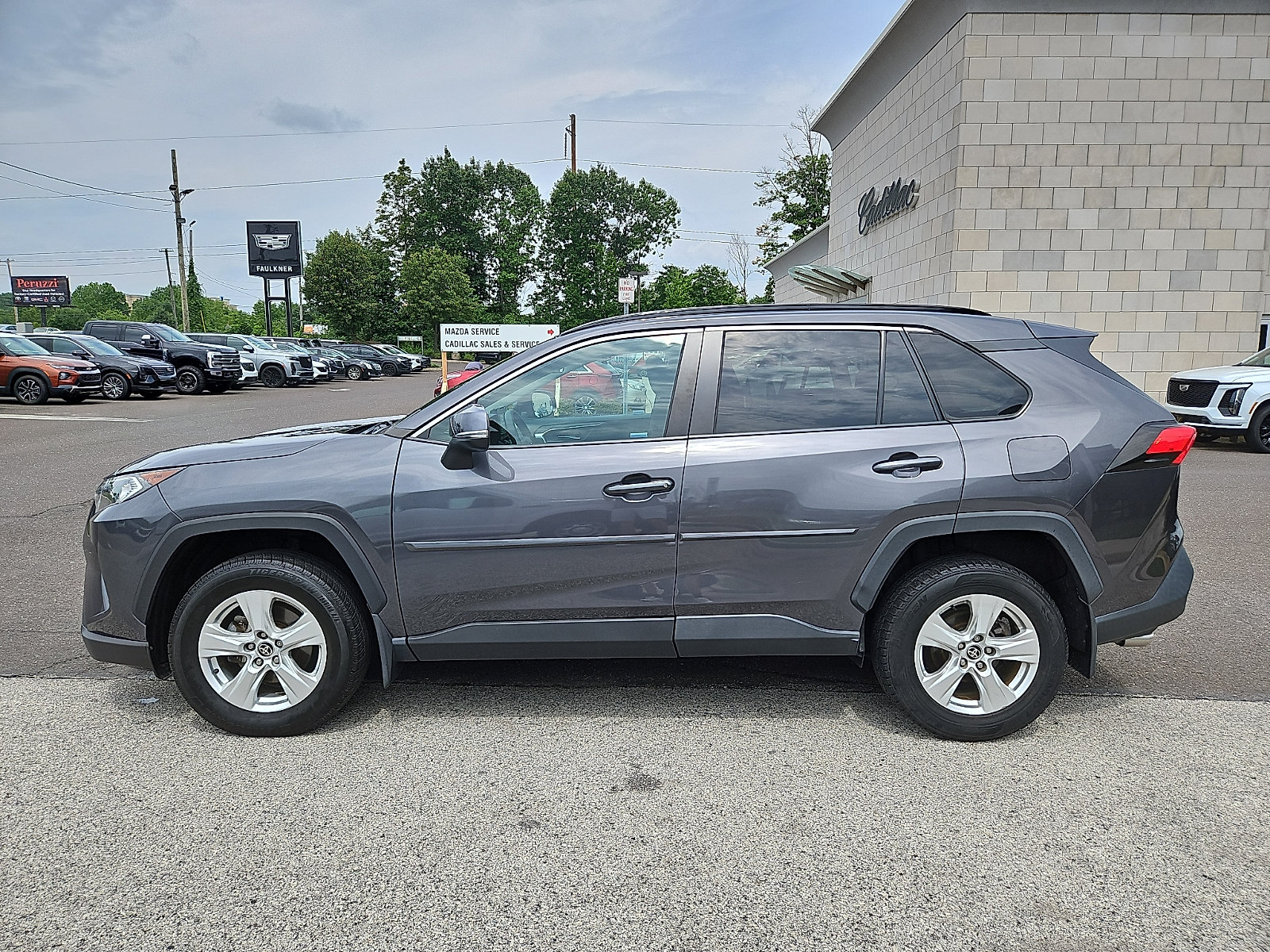 Used 2021 Toyota RAV4 XLE AWD/4WD image 7