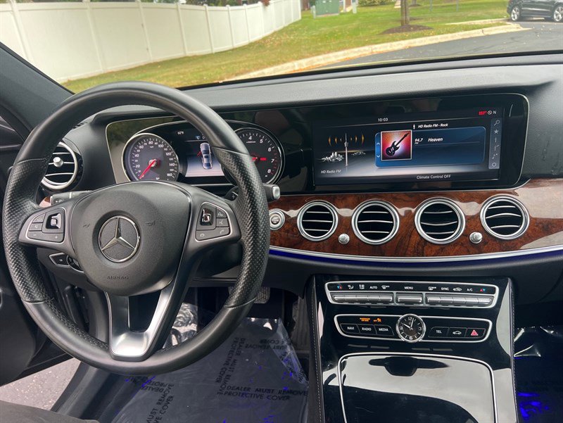 Used 2017 Mercedes-Benz E 300 4MATIC image 17