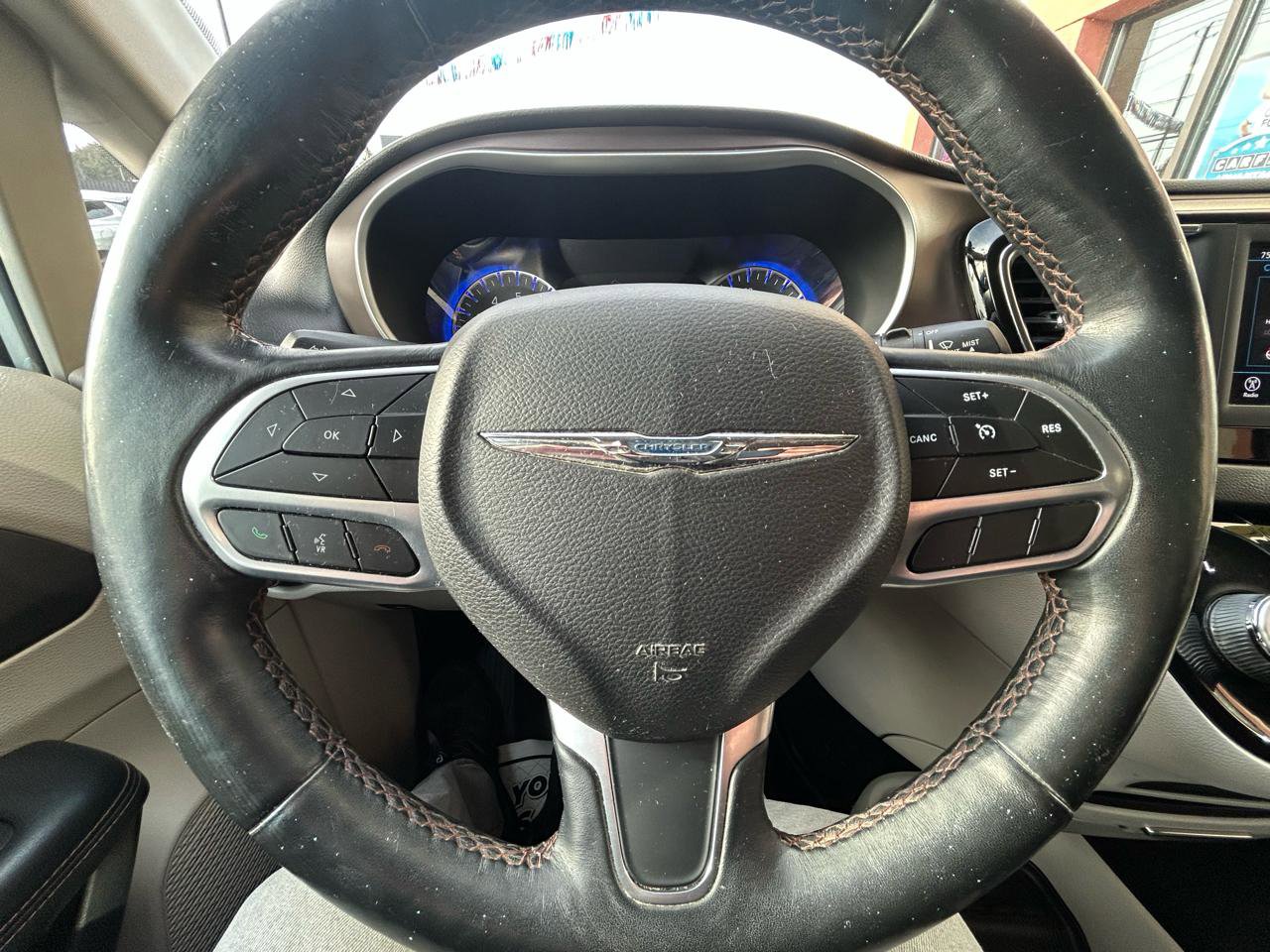 Used 2019 Chrysler Pacifica Touring Plus w/ Tire & Wheel Group image 12