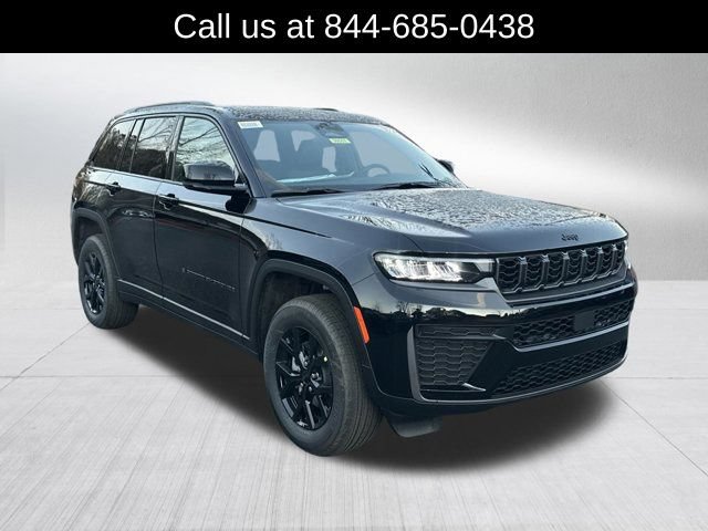 New 2026 Jeep Grand Cherokee Altitude RWD image 3