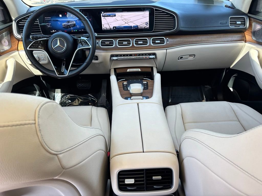 Used 2025 Mercedes-Benz GLS 450 4MATIC image 21