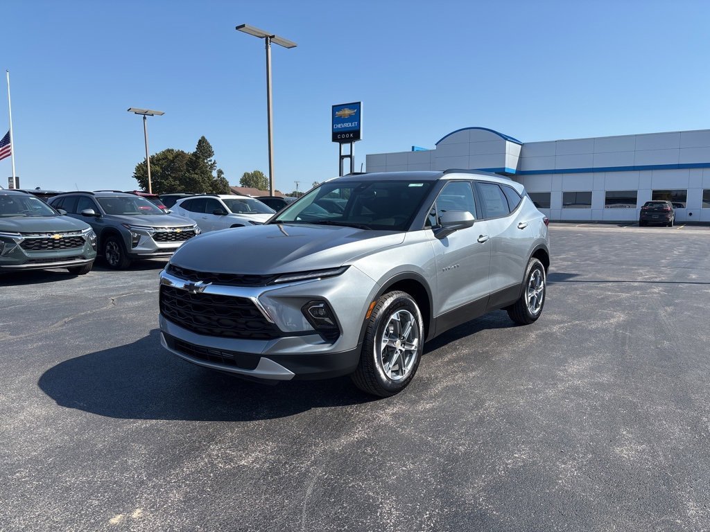 New 2025 Chevrolet Blazer LT w/ Convenience Package image 2