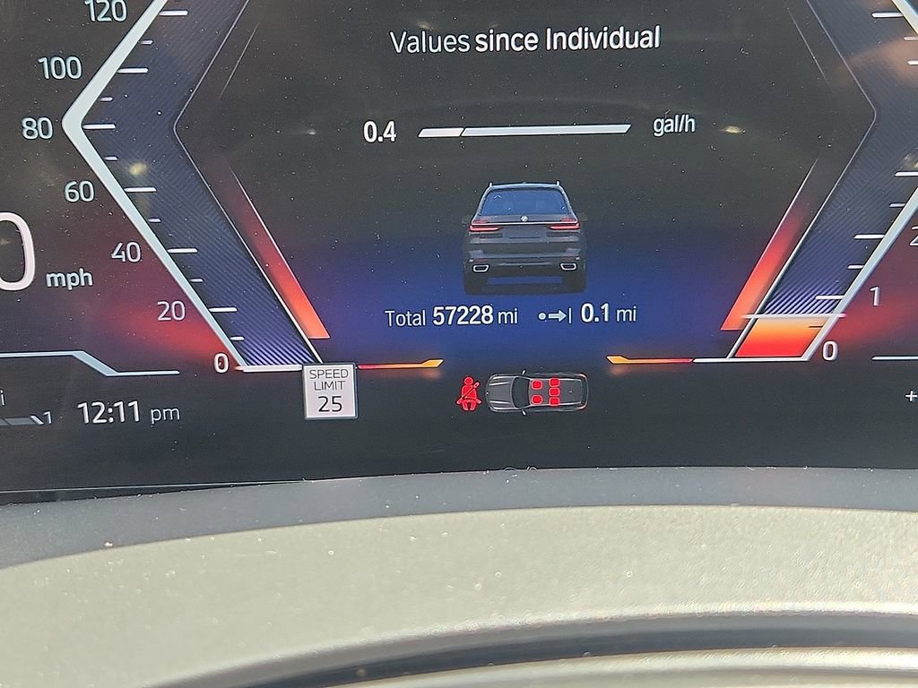 Used 2023 BMW X7 xDrive40i w/ Executive Package image 22