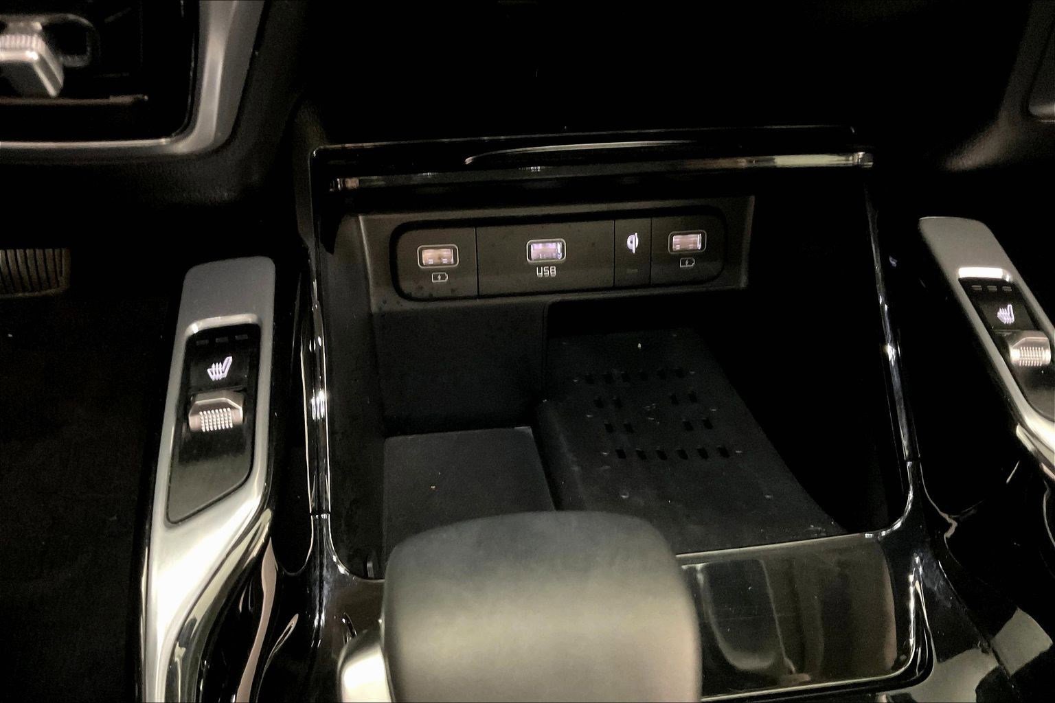 Certified 2023 Kia Sorento SX image 16