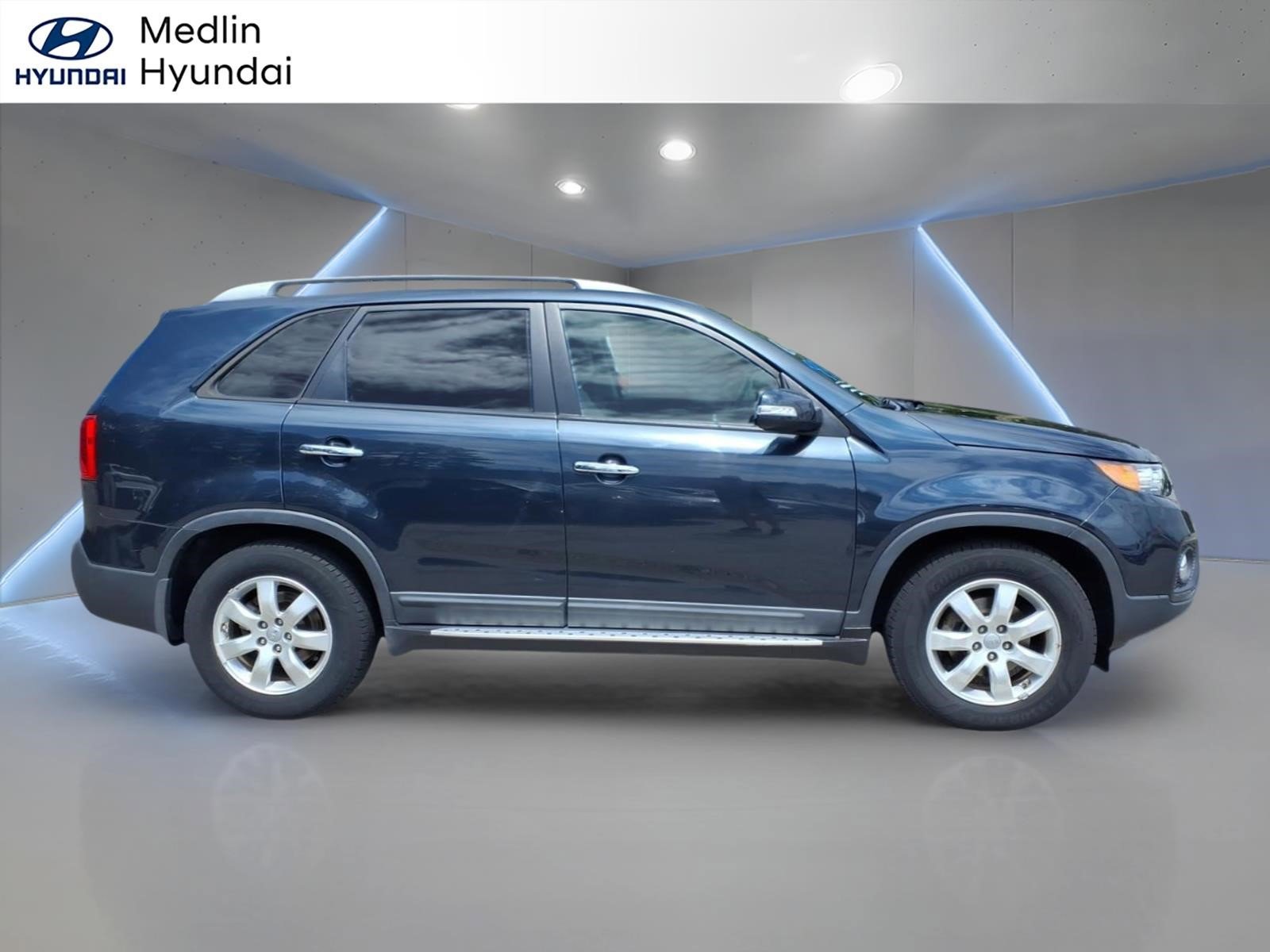 Used 2012 Kia Sorento LX w/ Convenience Pkg FWD image 2