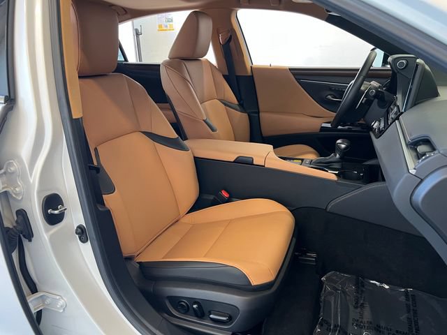 Used 2025 Lexus ES 300h w/ Premium Package FWD image 49