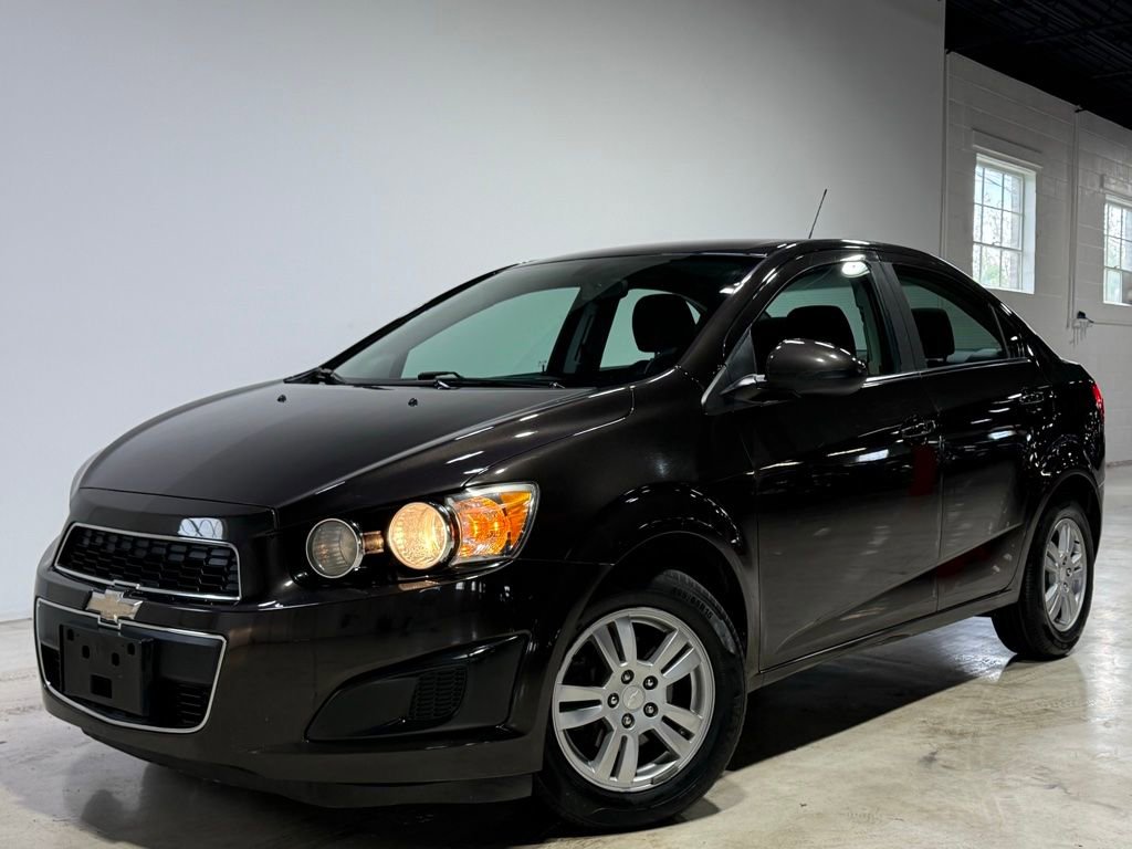 Used 2016 Chevrolet Sonic LT FWD image 1