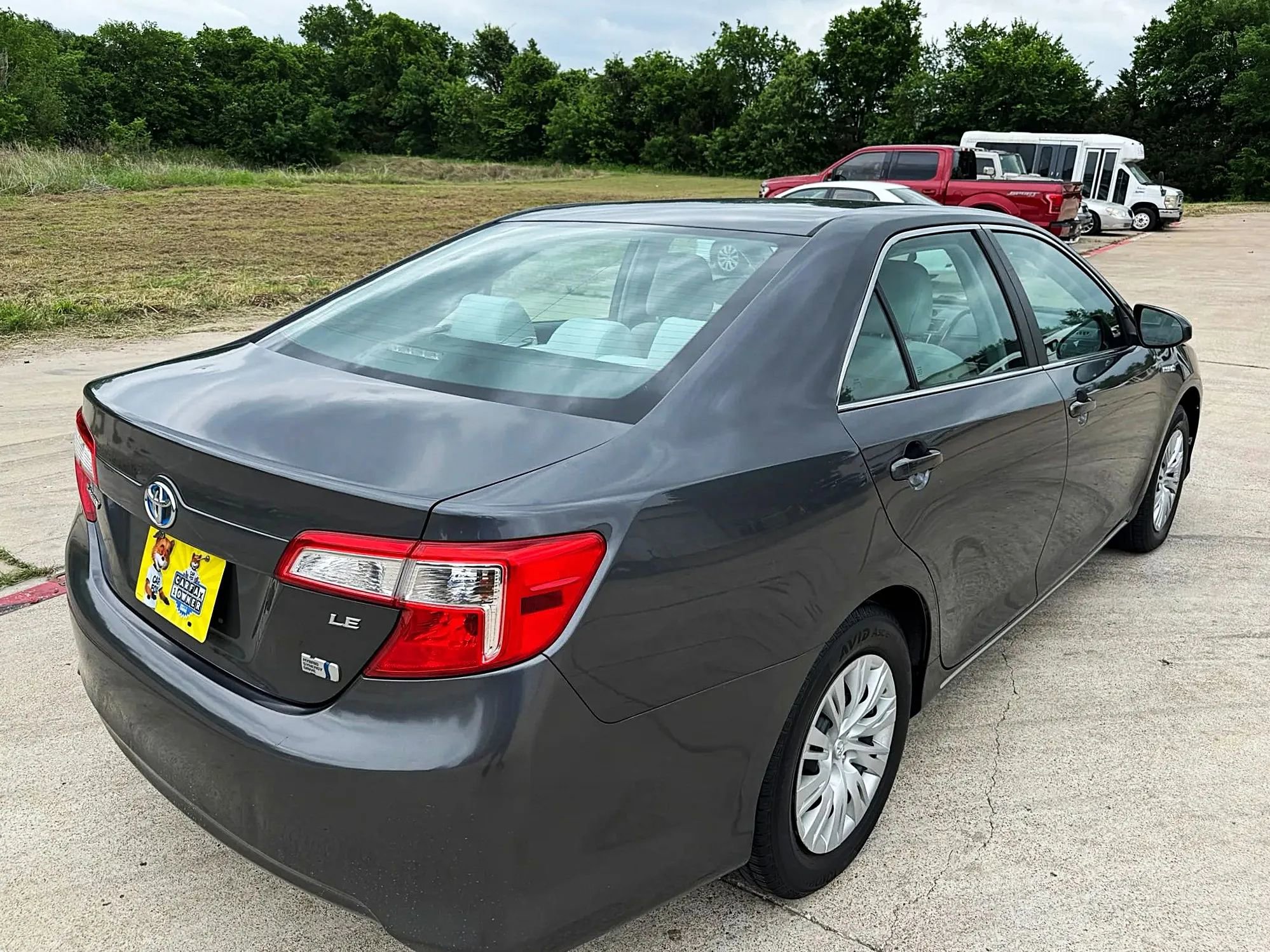 Used 2012 Toyota Camry LE FWD image 4