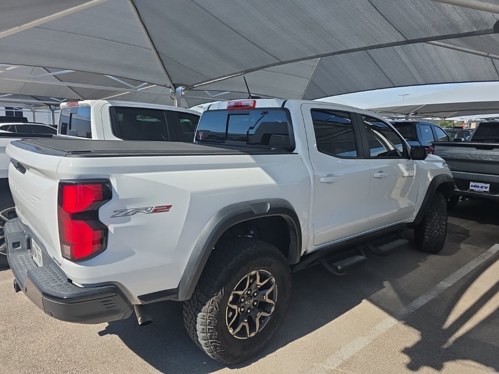 Used 2025 Chevrolet Colorado ZR2 w/ Technology Package AWD/4WD image 3