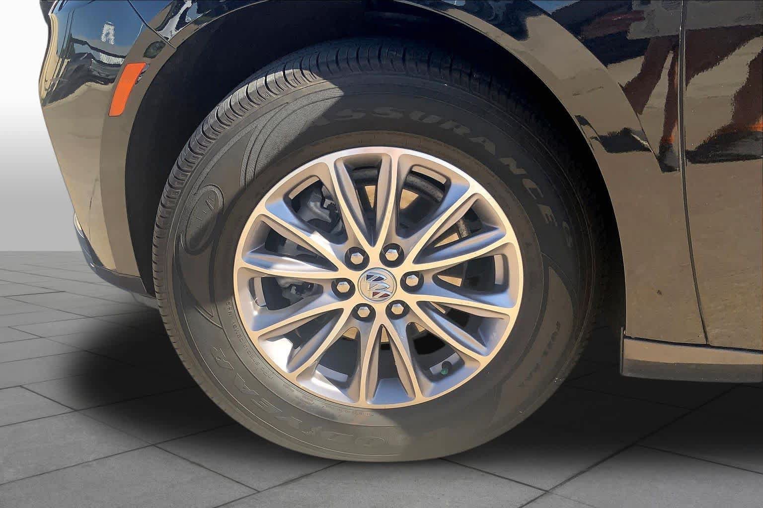 Certified 2023 Buick Enclave Essence AWD/4WD image 10