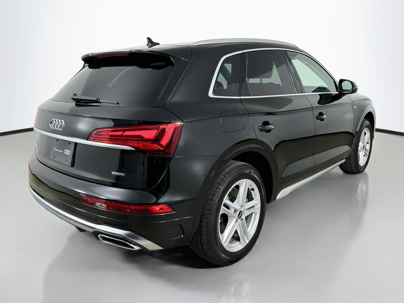 Certified 2024 Audi Q5 e Premium Plus AWD/4WD image 5