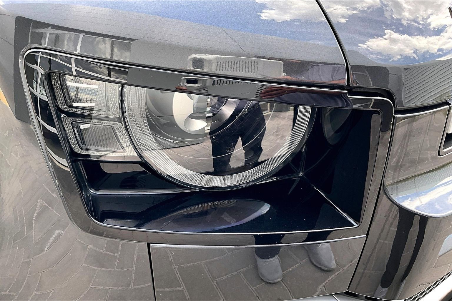 Used 2025 Land Rover Defender 110 S image 28