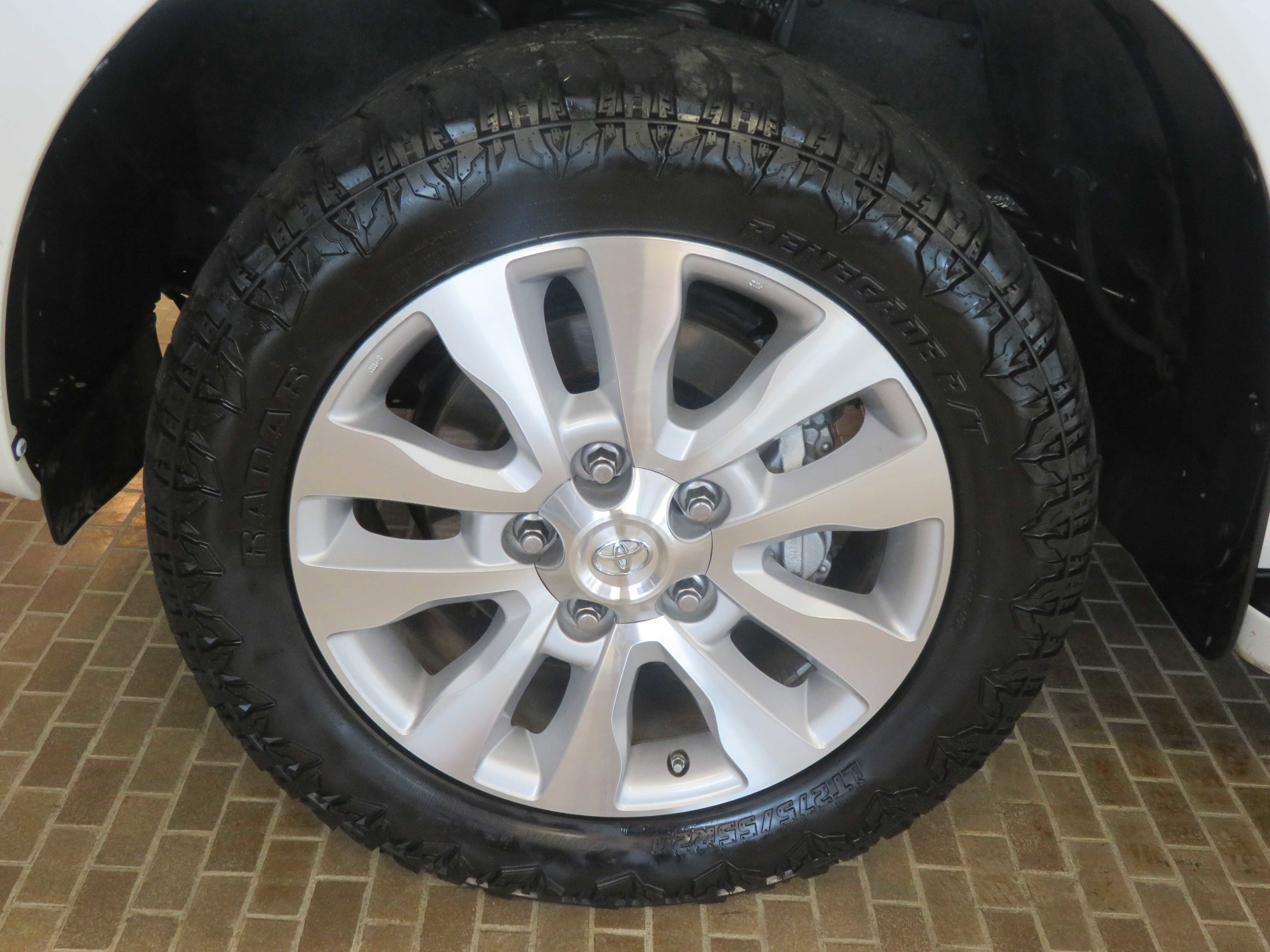 Used 2018 Toyota Sequoia Platinum AWD/4WD image 8