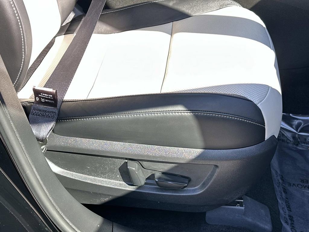 Certified 2025 INFINITI QX55 Luxe image 40