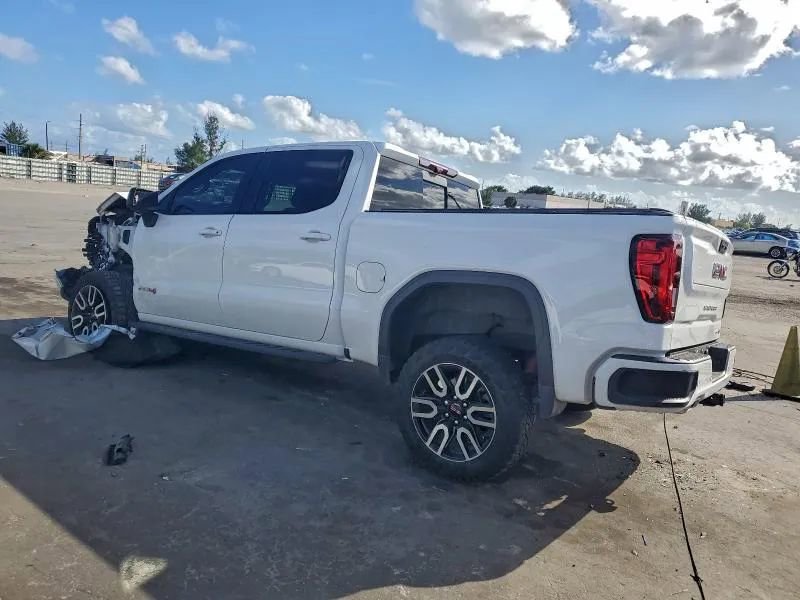 Used 2024 GMC Sierra 1500 AT4 w/ Technology Package image 4