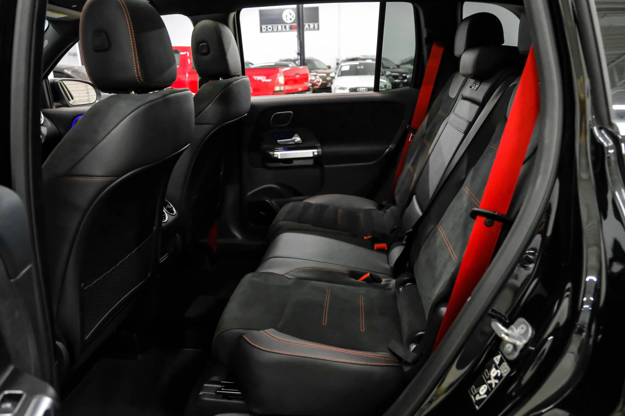 Used 2024 Mercedes-Benz GLB 35 AMG 4MATIC image 37