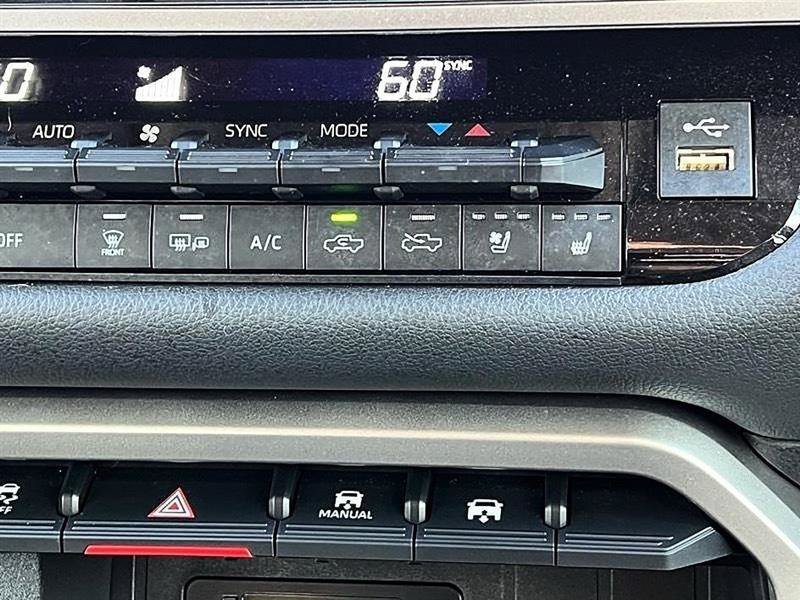 Used 2023 Toyota Tundra Limited AWD/4WD image 32