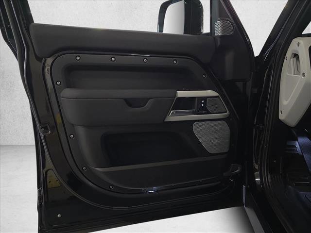Certified 2023 Land Rover Defender 130 SE AWD/4WD image 27