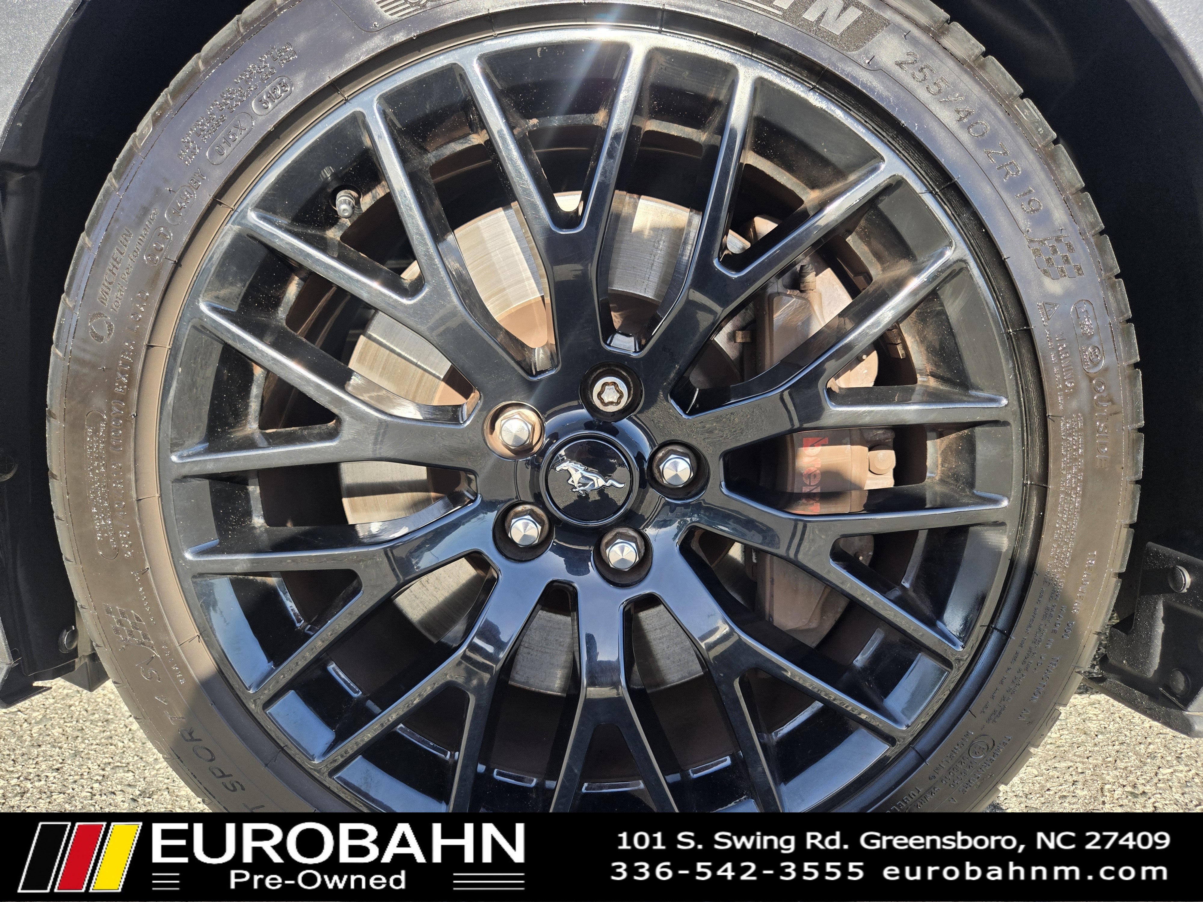 Used 2018 Ford Mustang GT Premium w/ GT Performance Package RWD image 29