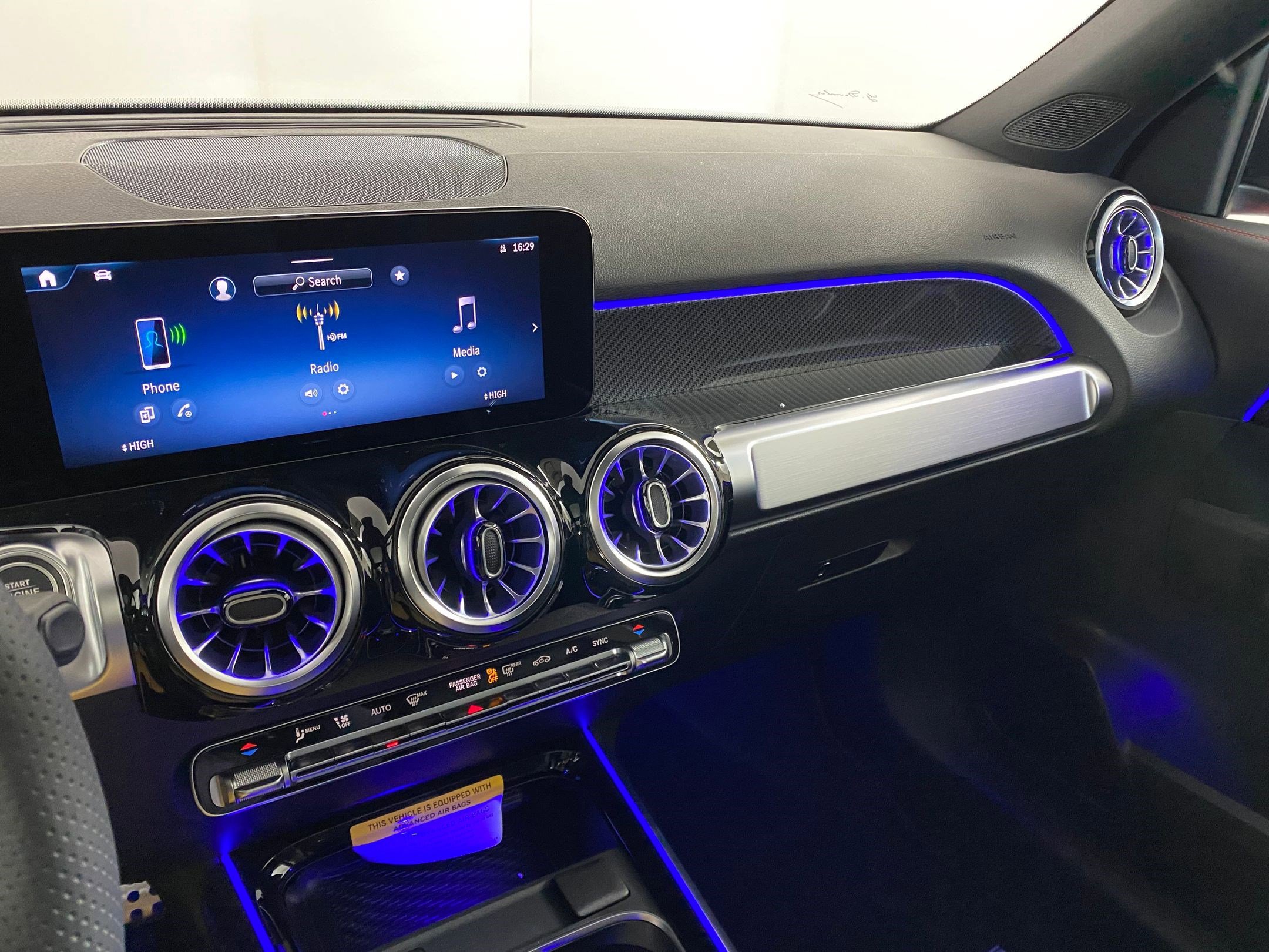 Used 2026 Mercedes-Benz GLB 250 4MATIC image 23