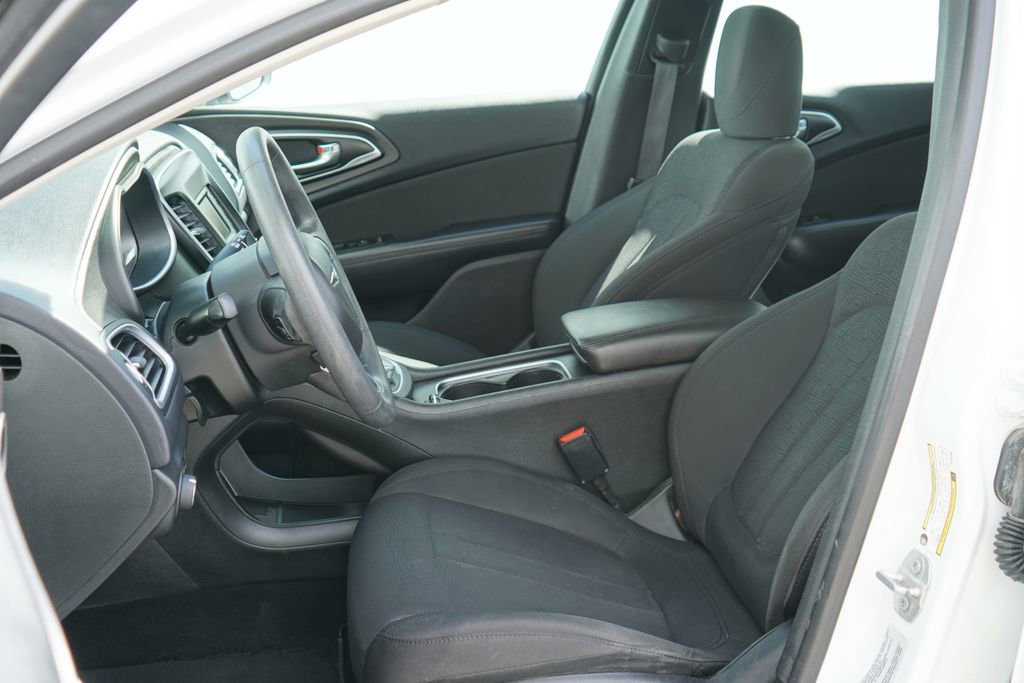 Used 2016 Chrysler 200 Limited FWD image 11