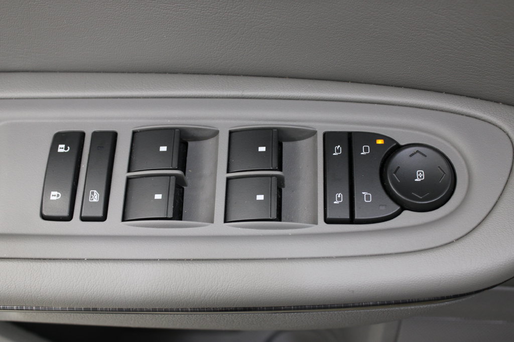Used 2017 Chevrolet Traverse Premier FWD image 16
