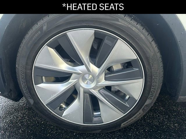 Used 2022 Tesla Model Y Long Range image 11