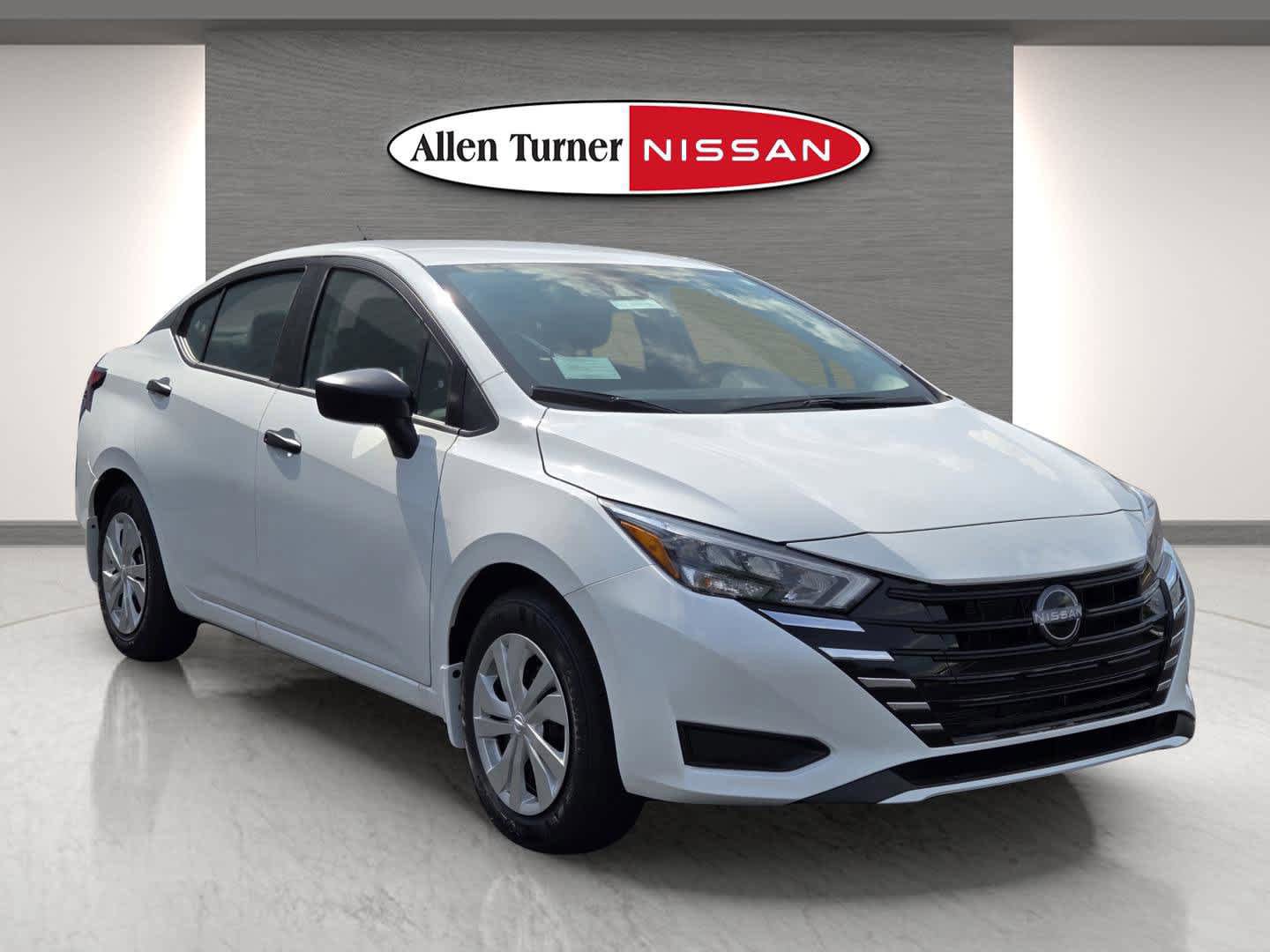 Used 2025 Nissan Versa S w/ Trunk Package FWD image 1