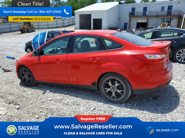 Used 2014 Ford Focus SE w/ Equipment Group 201A FWD image 3
