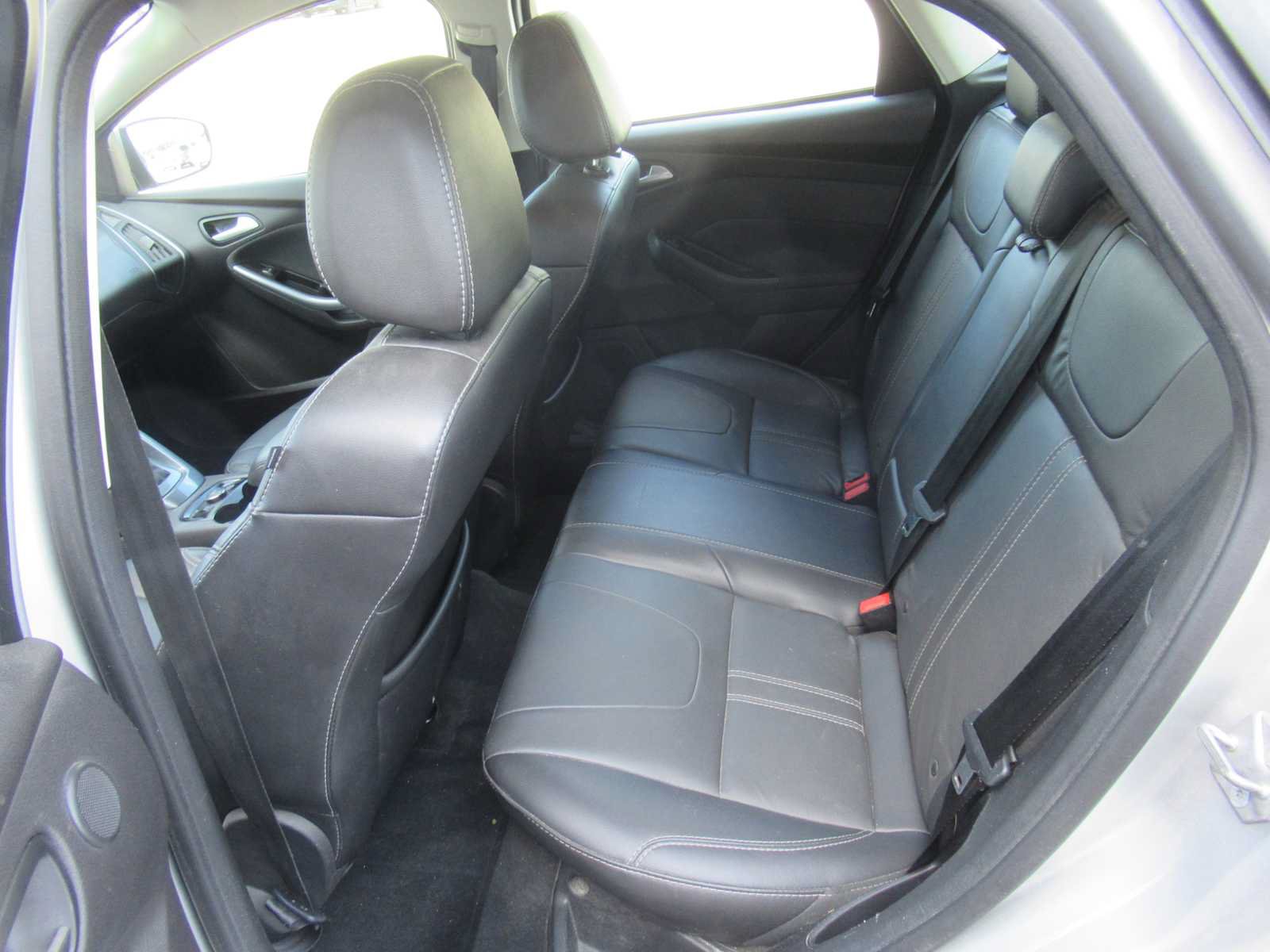 Used 2014 Ford Focus Titanium FWD image 16