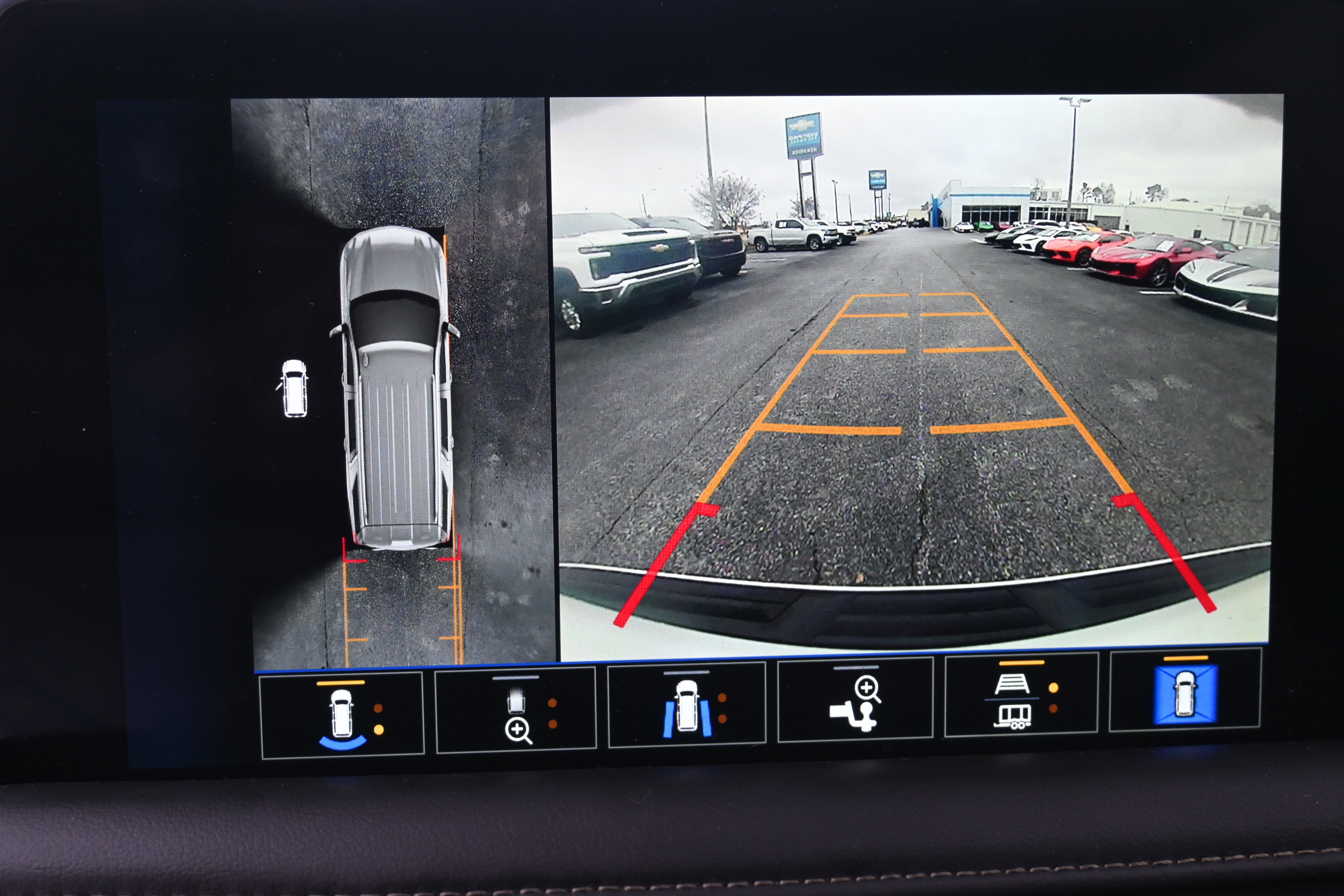 Used 2023 Chevrolet Suburban High Country image 27